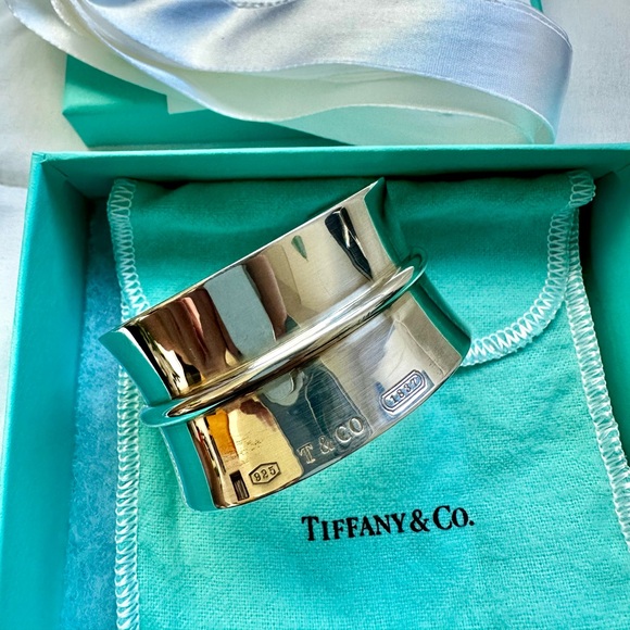 Tiffany Open Hinged 1837 Bracelet - Picture 3 of 8